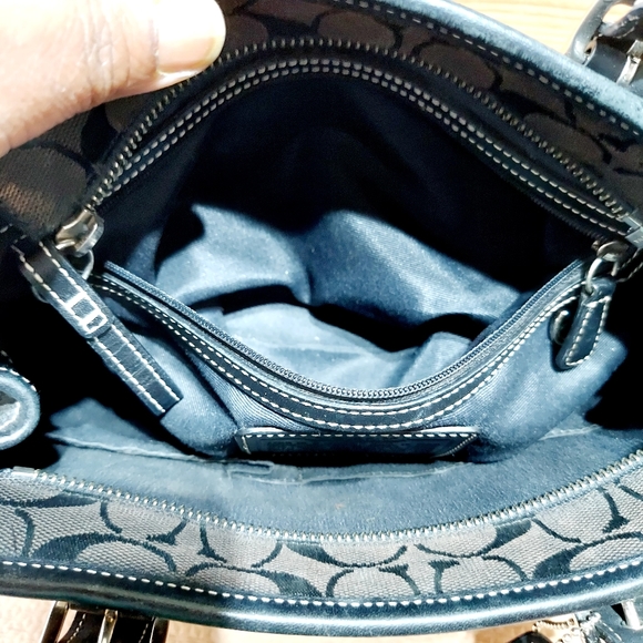 Coach Purse - Picture 4 of 9